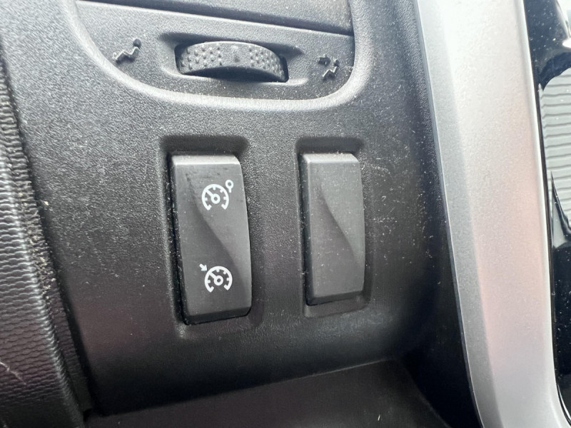 Photo 17 de l'offre de Renault Trafic (3) 13325 euros HT FG CF L2H1 1300 dCi 120 à 15990€ chez Carlyss automobiles Vitré