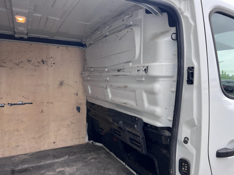 Photo 6 de l'offre de Renault Trafic (3) 13325 euros HT FG CF L2H1 1300 dCi 120 à 15990€ chez Carlyss automobiles Vitré