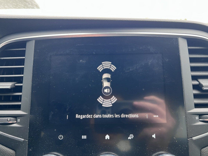 Photo 10 de l'offre de Renault Mégane Berline (4) Business TCe 115 FAP -21N à 16990€ chez Carlyss automobiles Vitré