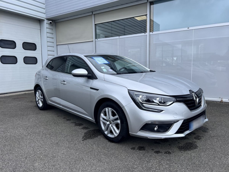 Photo 1 de l'offre de Renault Mégane Berline (4) Business TCe 140 EDC FAP à 16490€ chez Carlyss automobiles Vitré