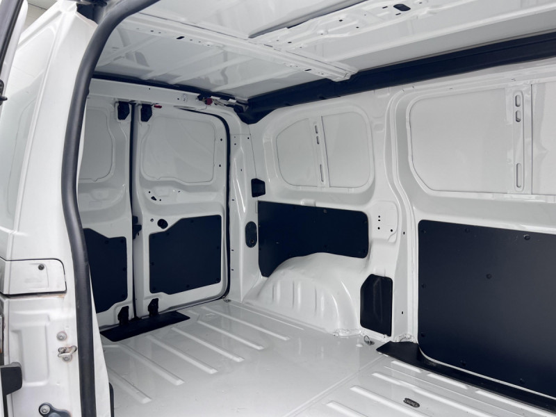 Photo 6 de l'offre de Peugeot Expert (3) 13158 euros HT 1.5 BLUEHDI 120 S&S STANDARD PREMIUM à 15790€ chez Carlyss automobiles Vitré