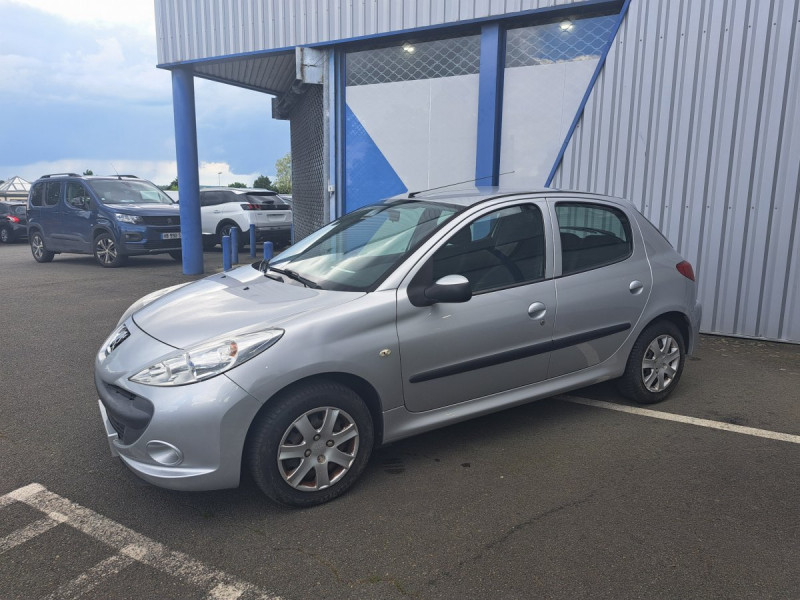 Photo 2 de l'offre de PEUGEOT 206+ URBAN 1.4 E à 5990€ chez Carlyss automobiles Vitré