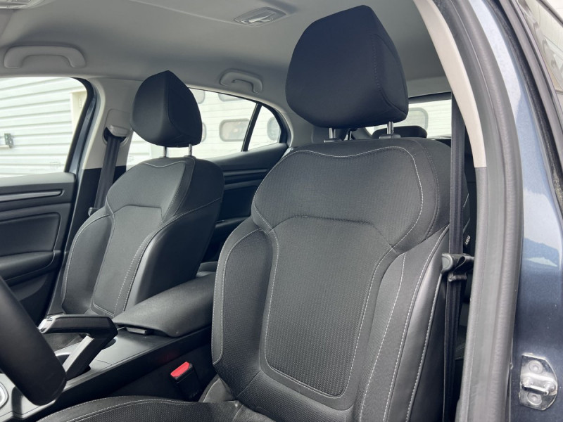 Photo 6 de l'offre de Renault Mégane Berline (4) Business Blue dCi 115 -21B à 14490€ chez Carlyss automobiles Vitré
