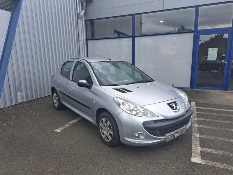 Photo 1 de l'offre de PEUGEOT 206+ URBAN 1.4 E à 5990€ chez Carlyss automobiles Vitré