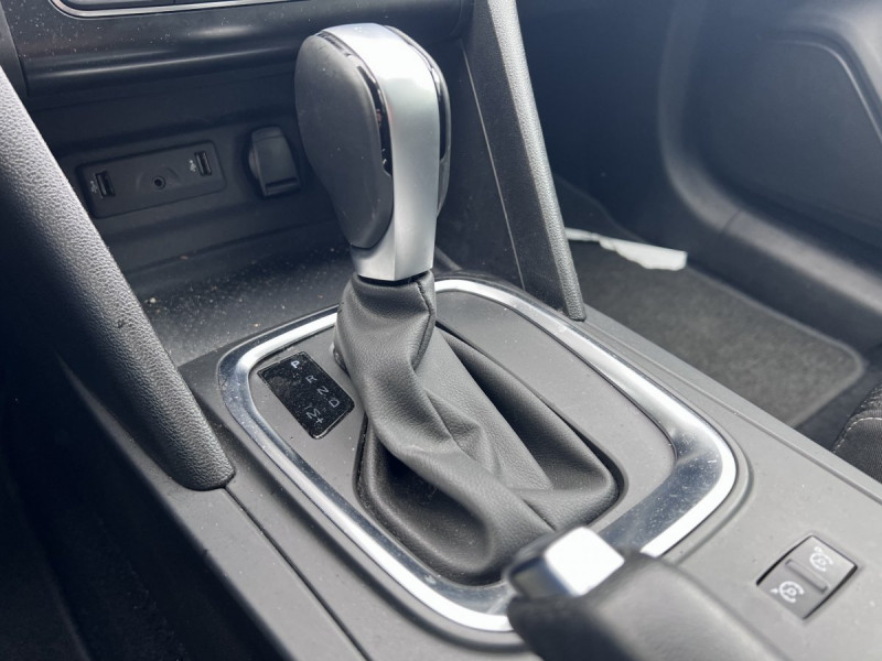 Photo 15 de l'offre de Renault Mégane Berline (4) Business TCe 140 EDC FAP à 16490€ chez Carlyss automobiles Vitré