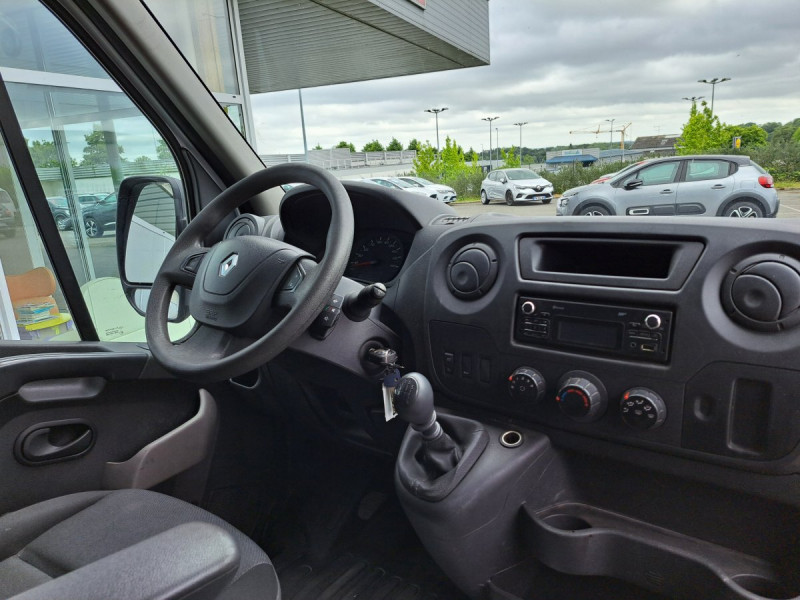 Photo 5 de l'offre de Renault Master (3) 9575 euros HT FG Cf Trac F3500 L2H2 dCi 110 Euro6 à 11490€ chez Carlyss automobiles Vitré