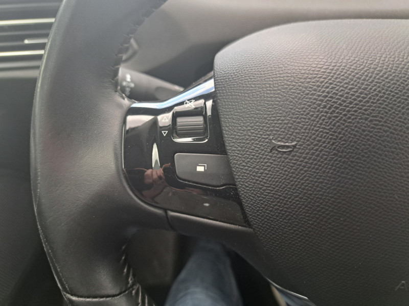 Photo 18 de l'offre de PEUGEOT 308 (2) BlueHDi 130 S&S ALLURE à 12490€ chez Carlyss automobiles Vitré