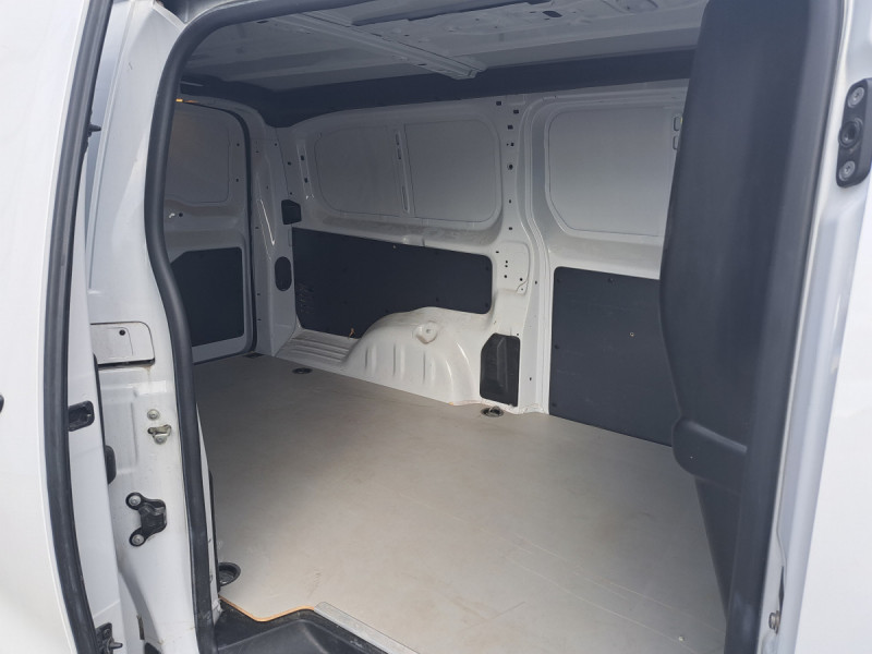 Photo 5 de l'offre de Peugeot Expert (3) 18325 euros HT Taille XL 2.0 BHDI 145 PACK PREM C à 21990€ chez Carlyss automobiles Vitré