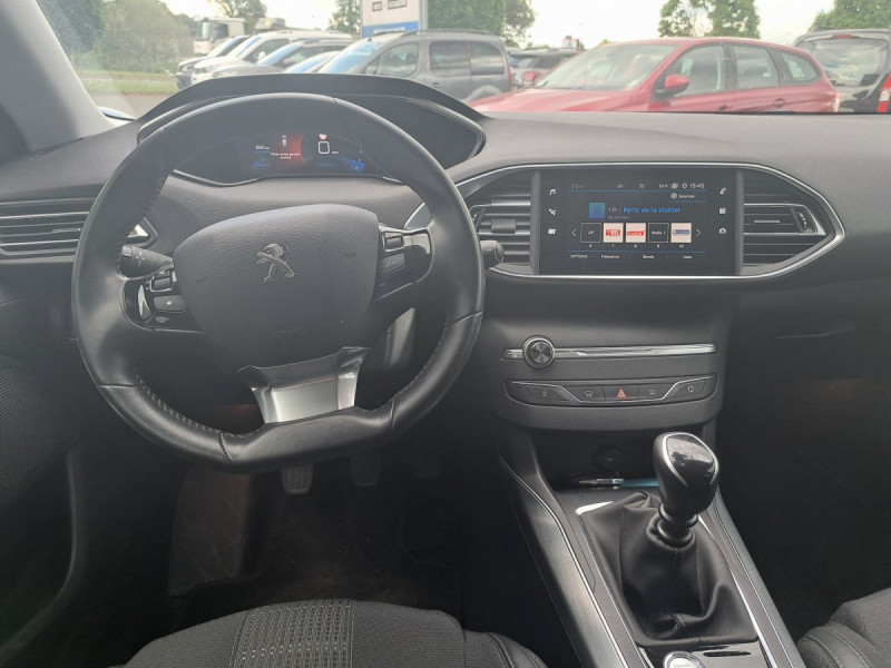 Photo 6 de l'offre de PEUGEOT 308 (2) BlueHDi 130 S&S ALLURE à 12490€ chez Carlyss automobiles Vitré