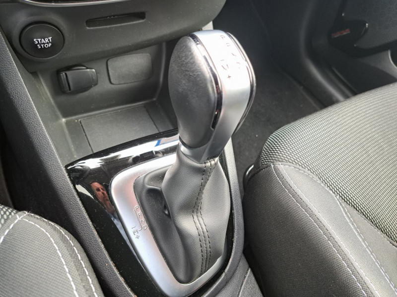 Photo 12 de l'offre de Renault Clio Estate (4) Intens dCi 90 EDC - 18 à 11490€ chez Carlyss automobiles Vitré
