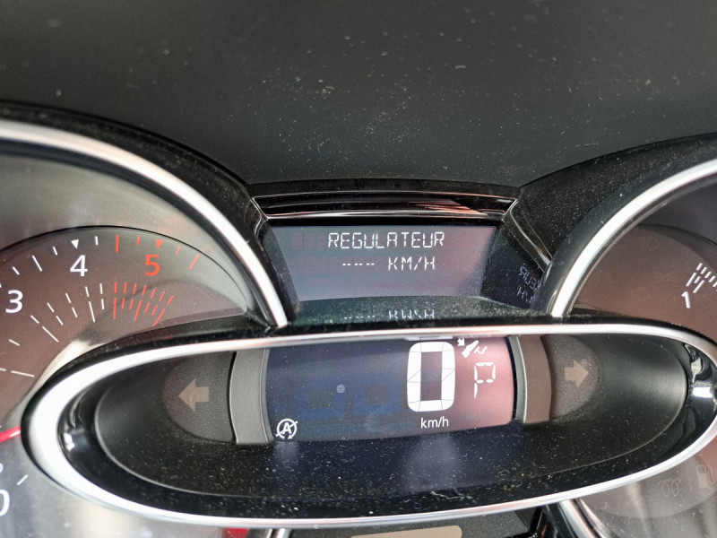 Photo 17 de l'offre de Renault Clio Estate (4) Intens dCi 90 EDC - 18 à 11490€ chez Carlyss automobiles Vitré