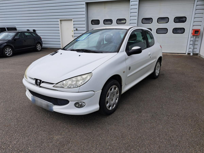 Photo 5 de l'offre de PEUGEOT 206 GENERATION 1.4 E à 3990€ chez Carlyss automobiles Vitré