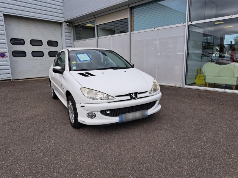 Photo 1 de l'offre de PEUGEOT 206 GENERATION 1.4 E à 3990€ chez Carlyss automobiles Vitré