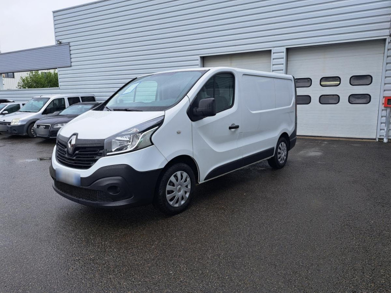 Photo 2 de l'offre de Renault Trafic (3) 15408 euros HT FG GCF L1H1 1000 dCi 120 E6 à 18490€ chez Carlyss automobiles Vitré