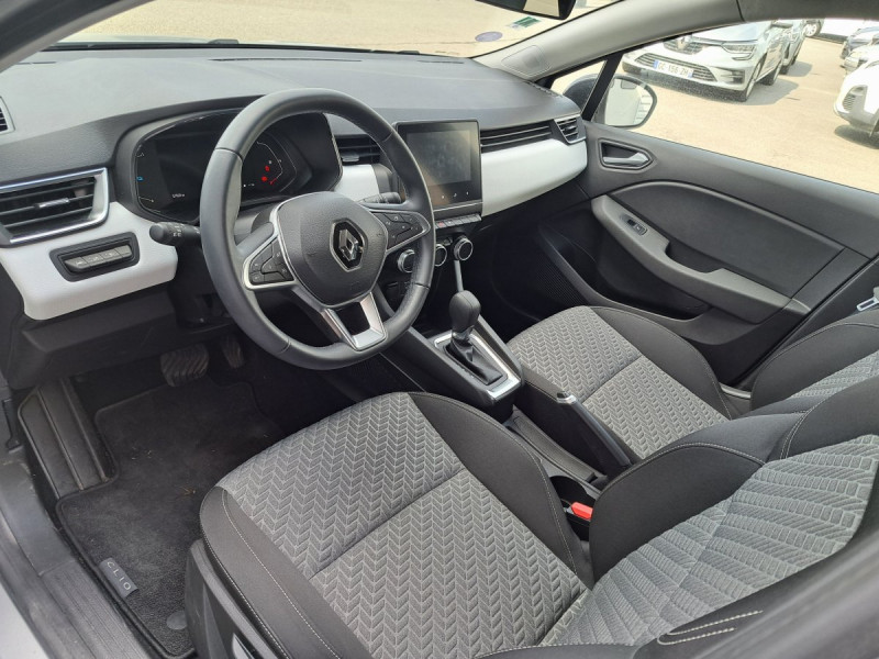 Photo 8 de l'offre de RENAULT Clio (5) Evolution E-Tech hybride 145 à 15990€ chez Carlyss automobiles Vitré