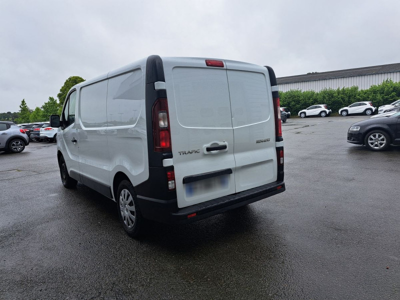 Photo 5 de l'offre de Renault Trafic (3) 15408 euros HT FG GCF L1H1 1000 dCi 120 E6 à 18490€ chez Carlyss automobiles Vitré