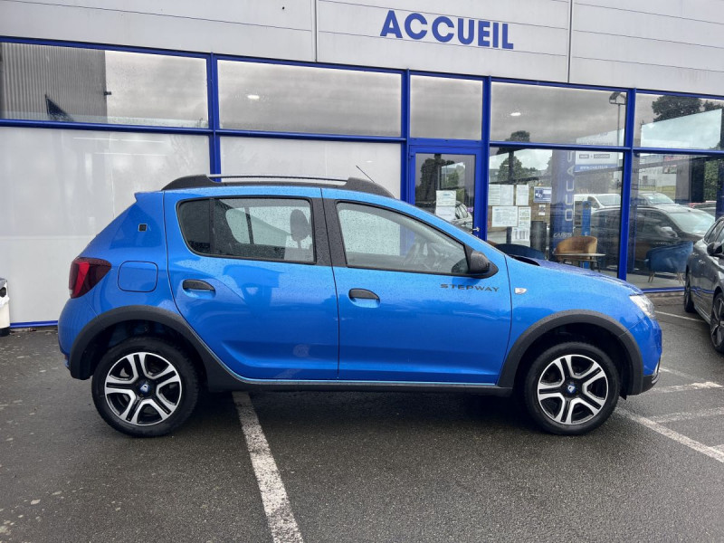Photo 3 de l'offre de Dacia Sandero (2) 15 Ans Blue dCi 95 -20 à 12490€ chez Carlyss automobiles Vitré