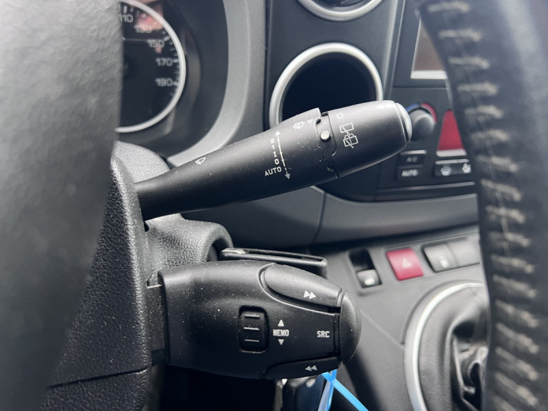 Photo 14 de l'offre de Peugeot Partner Tepee (2) 1.6 BlueHDi 120 S&S Outdoor à 14990€ chez Carlyss automobiles Vitré