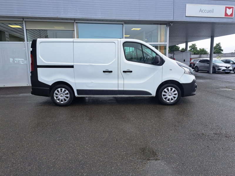 Photo 3 de l'offre de Renault Trafic (3) 15408 euros HT FG GCF L1H1 1000 dCi 120 E6 à 18490€ chez Carlyss automobiles Vitré