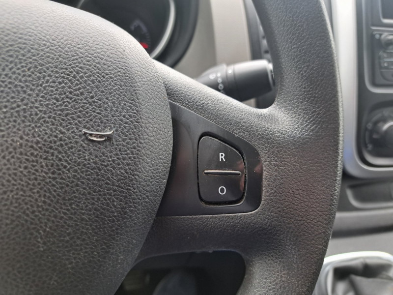 Photo 15 de l'offre de Renault Trafic (3) 15408 euros HT FG GCF L1H1 1000 dCi 120 E6 à 18490€ chez Carlyss automobiles Vitré