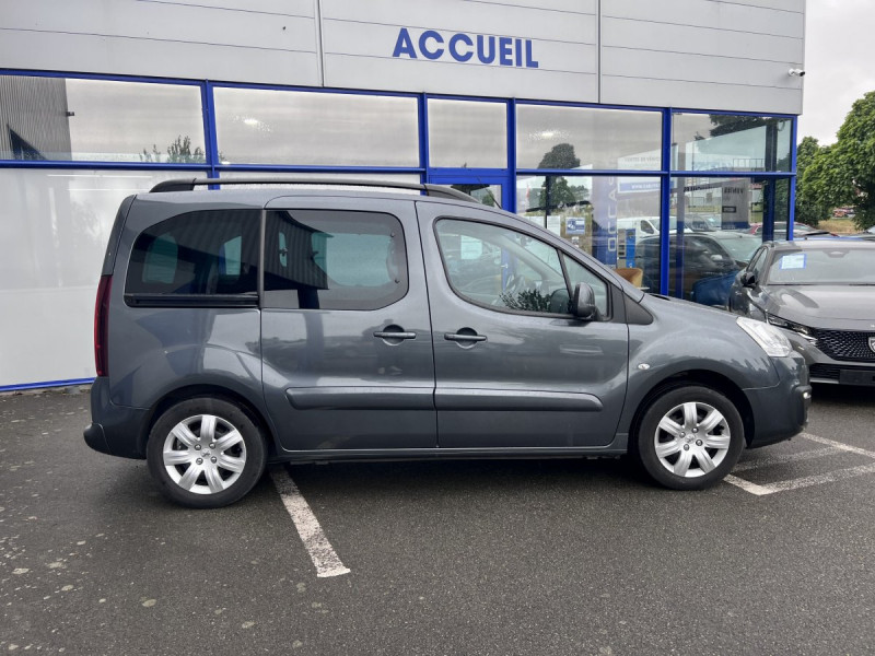 Photo 3 de l'offre de Peugeot Partner Tepee (2) BlueHDi 120 S&S Outdoor à 15490€ chez Carlyss automobiles Vitré