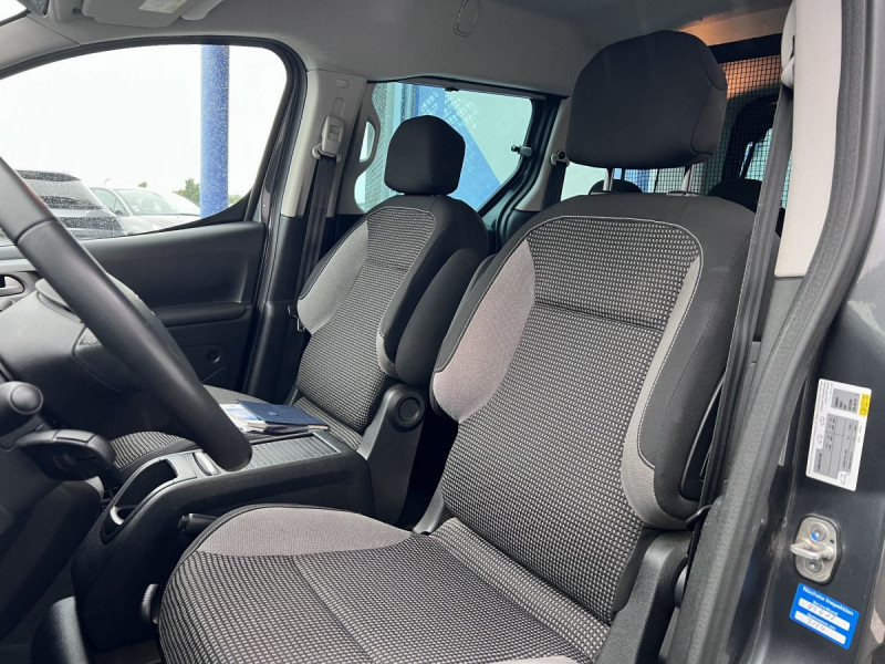 Photo 6 de l'offre de Peugeot Partner Tepee (2) BlueHDi 120 S&S Outdoor à 15490€ chez Carlyss automobiles Vitré