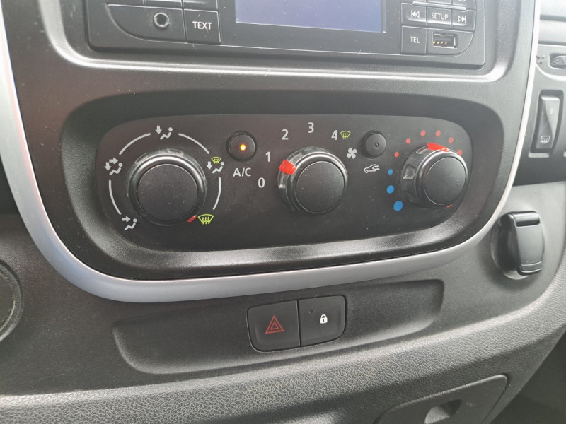 Photo 11 de l'offre de Renault Trafic (3) 15408 euros HT FG GCF L1H1 1000 dCi 120 E6 à 18490€ chez Carlyss automobiles Vitré