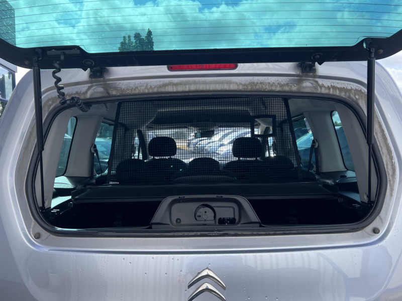 Photo 17 de l'offre de Citroën Berlingo Multispace (2) BlueHDi 120 S&S BVM6 Shine à 14490€ chez Carlyss automobiles Vitré