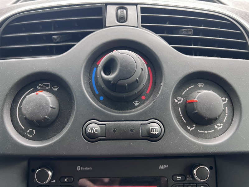 Photo 10 de l'offre de Renault Kangoo Express (2) 8325 euros HT Gd Confort Energy dCi 90 à 9990€ chez Carlyss automobiles Vitré