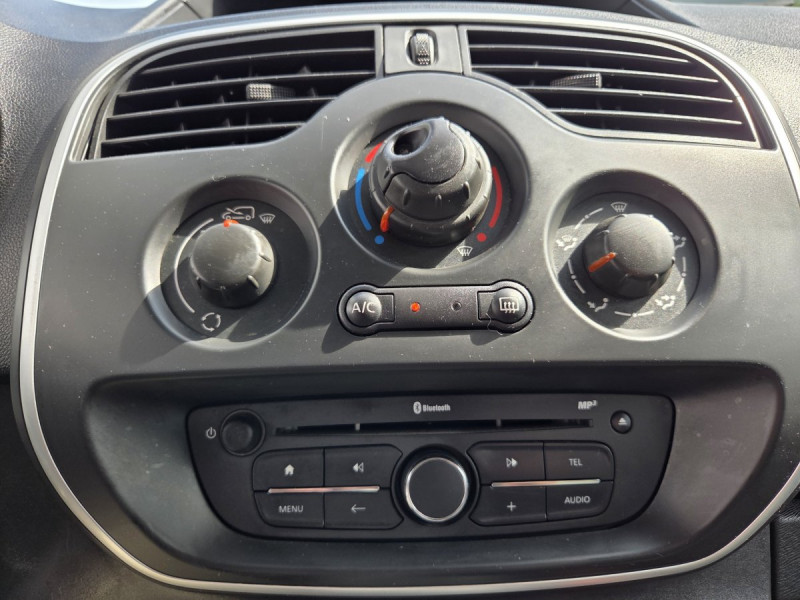 Photo 15 de l'offre de Renault Kangoo Express (2) 8742 euros HT Extra R-Link dCi 90 à 10490€ chez Carlyss automobiles Vitré