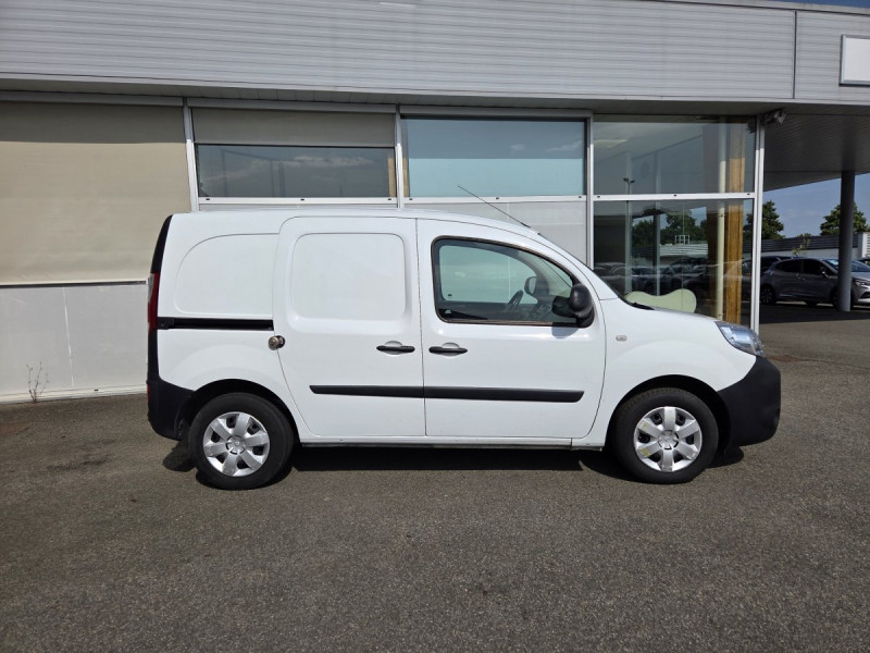 Photo 3 de l'offre de Renault Kangoo Express (2) 8742 euros HT Extra R-Link dCi 90 à 10490€ chez Carlyss automobiles Vitré