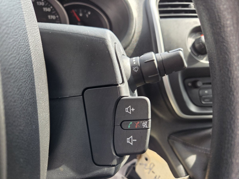 Photo 18 de l'offre de Renault Kangoo Express (2) 8742 euros HT Extra R-Link dCi 90 à 10490€ chez Carlyss automobiles Vitré