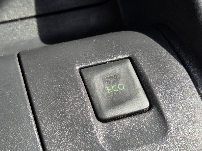 Photo 17 de l'offre de Renault Kangoo Express (2) 8742 euros HT Extra R-Link dCi 90 à 10490€ chez Carlyss automobiles Vitré