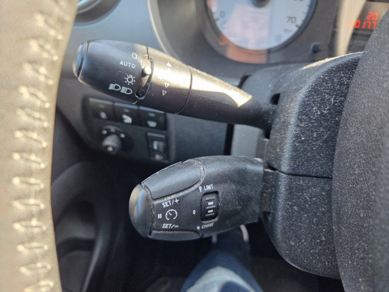 Photo 15 de l'offre de Citroën Berlingo Multispace (2) BlueHDi 120 S&S BVM6 Shine à 13990€ chez Carlyss automobiles Vitré