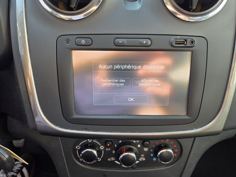 Photo 11 de l'offre de Dacia Sandero (2) Sandero 1.2 16V 75 E6 à 6790€ chez Carlyss automobiles Vitré