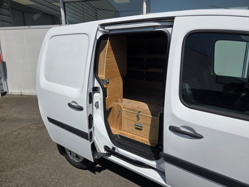 Photo 6 de l'offre de Renault Kangoo Express (2) 10408 euros HT Gd Confort Energy dCi 110 EDC à 12490€ chez Carlyss automobiles Vitré