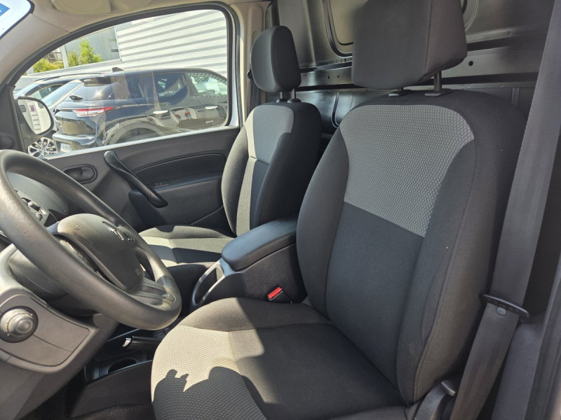 Photo 8 de l'offre de Renault Kangoo Express (2) 10408 euros HT Gd Confort Energy dCi 110 EDC à 12490€ chez Carlyss automobiles Vitré