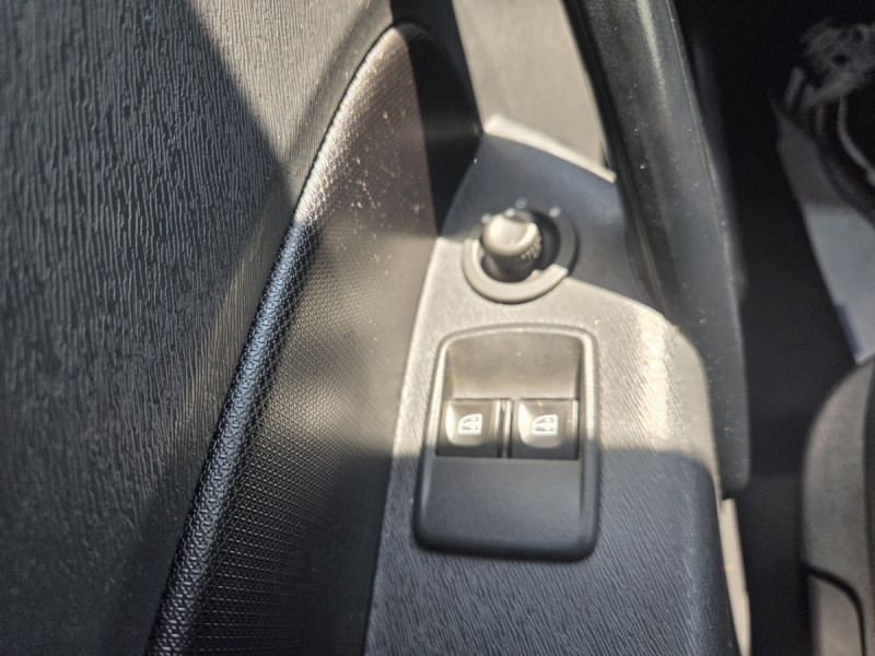Photo 15 de l'offre de Renault Kangoo Express (2) 10408 euros HT Gd Confort Energy dCi 110 EDC à 12490€ chez Carlyss automobiles Vitré