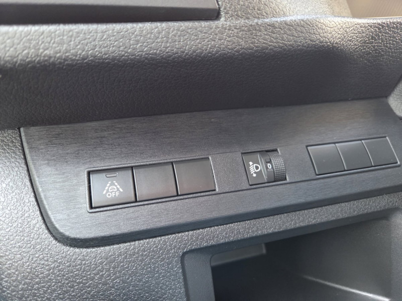 Photo 17 de l'offre de Peugeot Expert (3) 24158 euros HT Taille M 2.0 BHDI 180 S&S AUTO à 28990€ chez Carlyss automobiles Vitré
