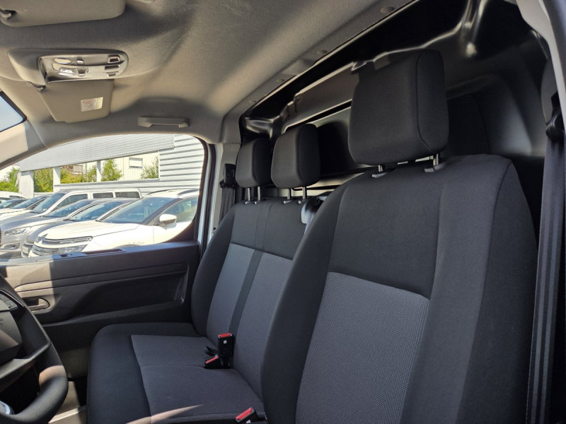Photo 8 de l'offre de Peugeot Expert (3) 24158 euros HT Taille M 2.0 BHDI 180 S&S AUTO à 28990€ chez Carlyss automobiles Vitré