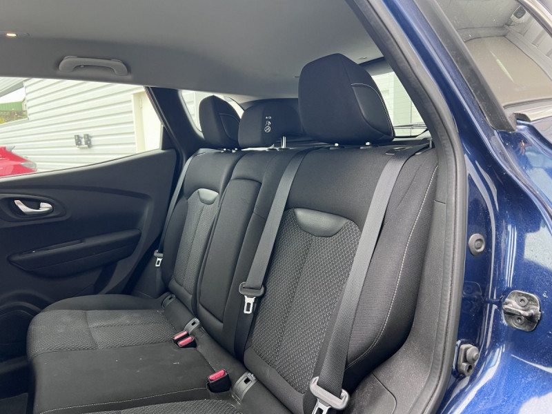 Photo 8 de l'offre de RENAULT Kadjar Business TCe 140 EDC FAP - 21 à 15490€ chez Carlyss automobiles Vitré