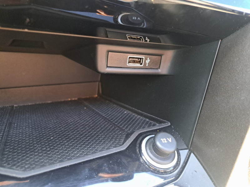 Photo 17 de l'offre de VOLKSWAGEN T-Roc 1.5 TSI 150 EVO FIRST EDITION à 20490€ chez Carlyss automobiles Vitré