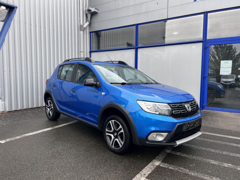 Photo 1 de l'offre de Dacia Sandero (2) 15 Ans Blue dCi 95 -20 à 11790€ chez Carlyss automobiles Vitré
