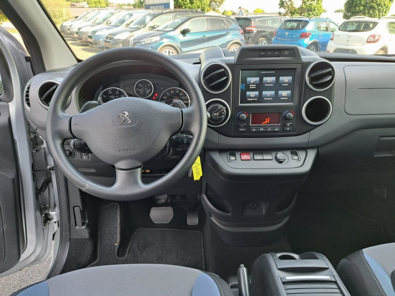 Photo 5 de l'offre de Peugeot Partner Tepee (2) 1.6 BlueHDi 100 S&S EGT6 Active à 15490€ chez Carlyss automobiles Vitré