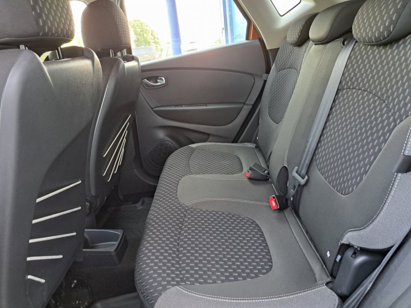 Photo 9 de l'offre de RENAULT Captur Intens TCe 90 à 12790€ chez Carlyss automobiles Vitré