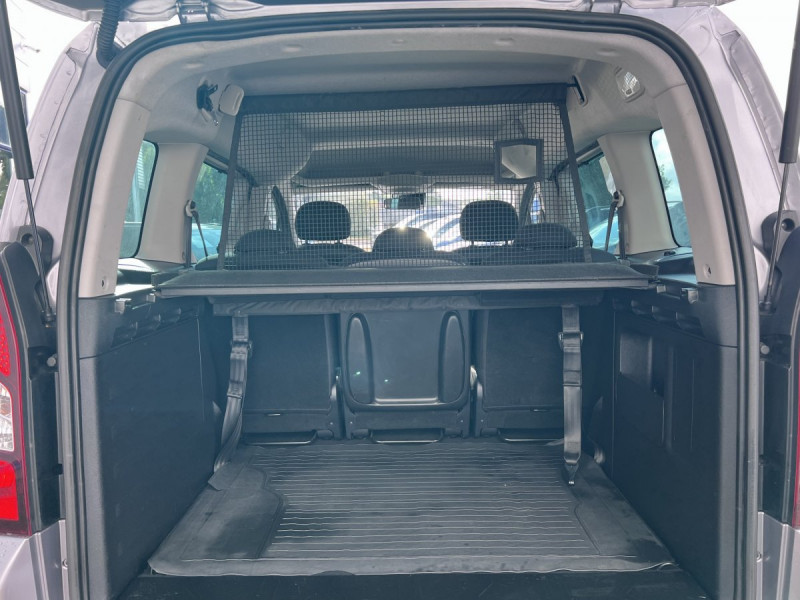 Photo 18 de l'offre de Citroën Berlingo Multispace (2) BlueHDi 120 S&S BVM6 Shine à 14490€ chez Carlyss automobiles Vitré