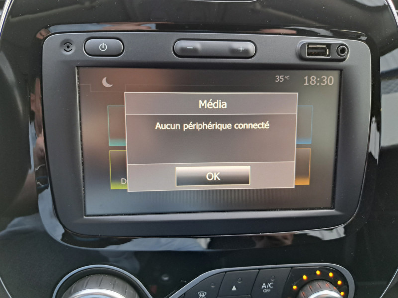 Photo 14 de l'offre de RENAULT Captur Intens TCe 90 à 12790€ chez Carlyss automobiles Vitré