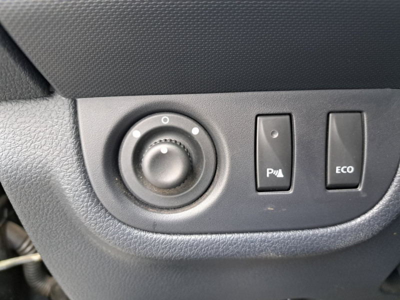 Photo 6 de l'offre de Dacia Sandero (2) Stepway Navy TCe 90 à 10990€ chez Carlyss automobiles Vitré