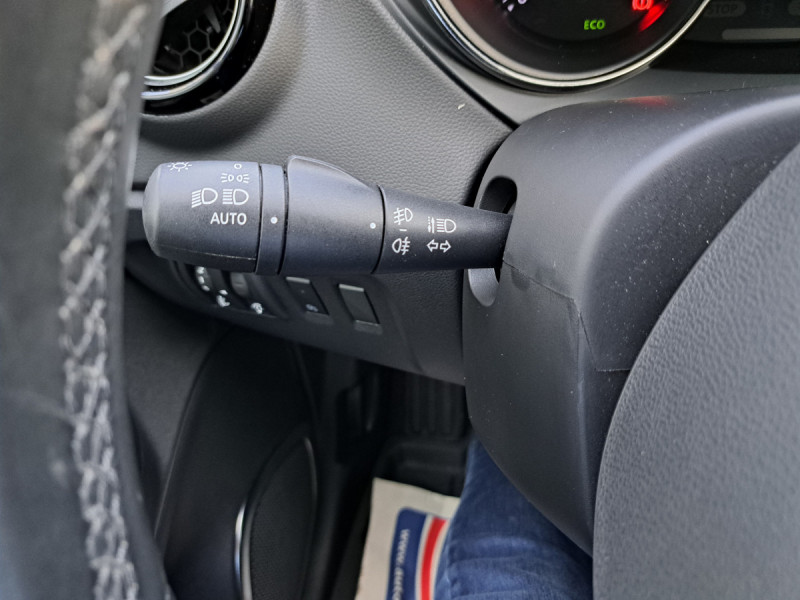 Photo 21 de l'offre de RENAULT Captur Intens TCe 90 à 12790€ chez Carlyss automobiles Vitré