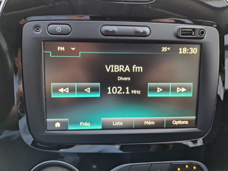 Photo 12 de l'offre de RENAULT Captur Intens TCe 90 à 12790€ chez Carlyss automobiles Vitré